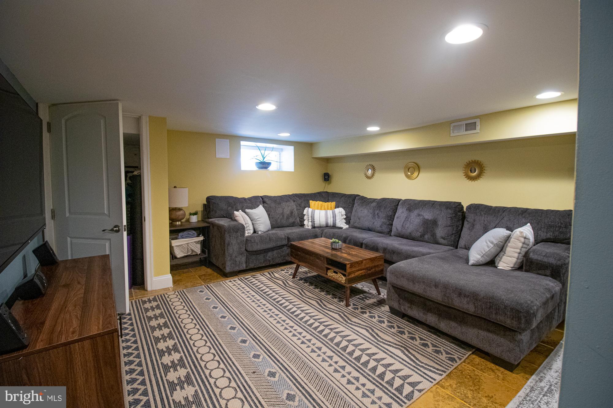 CHARLES VILLAGE - Residential