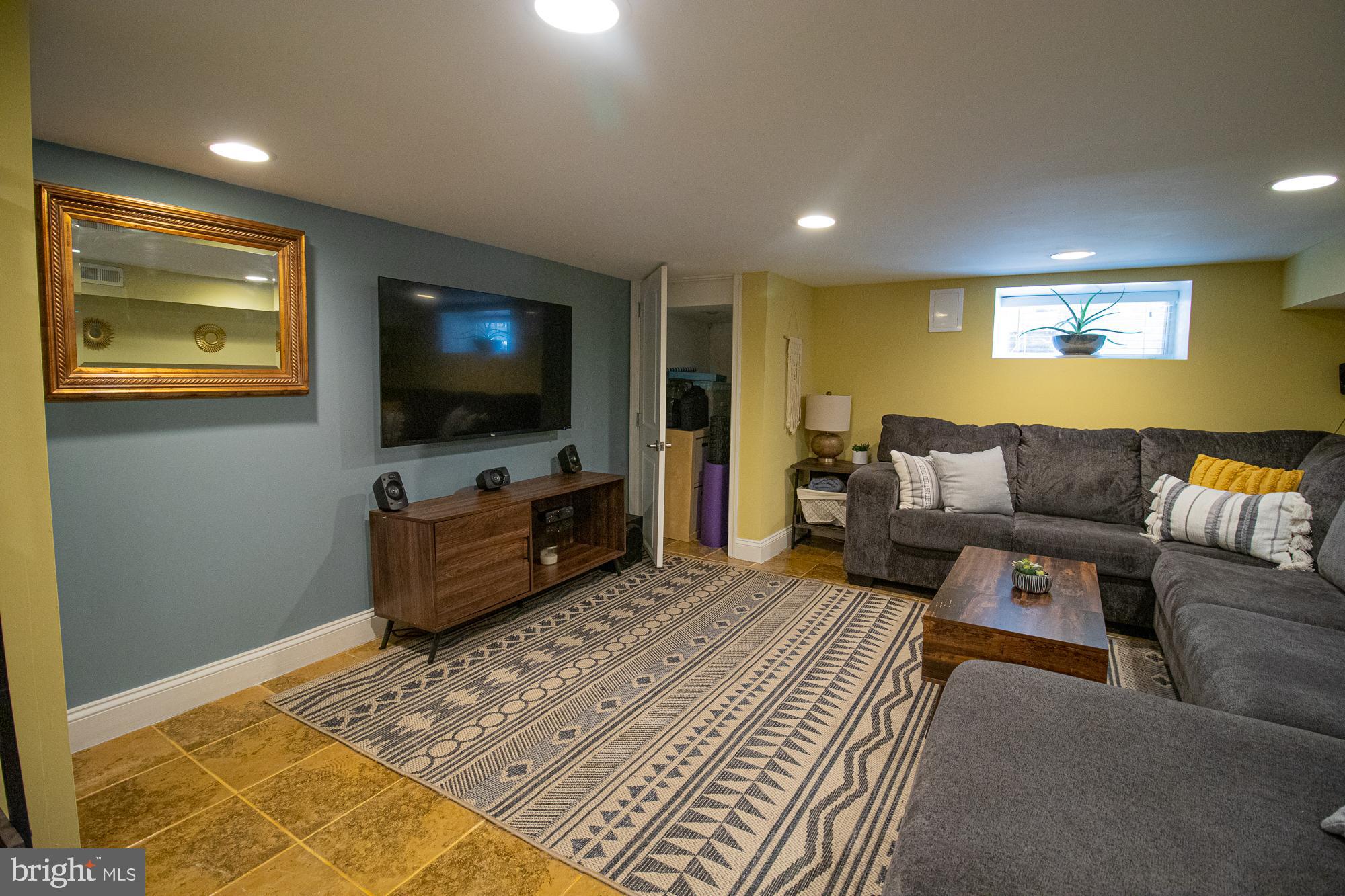 CHARLES VILLAGE - Residential