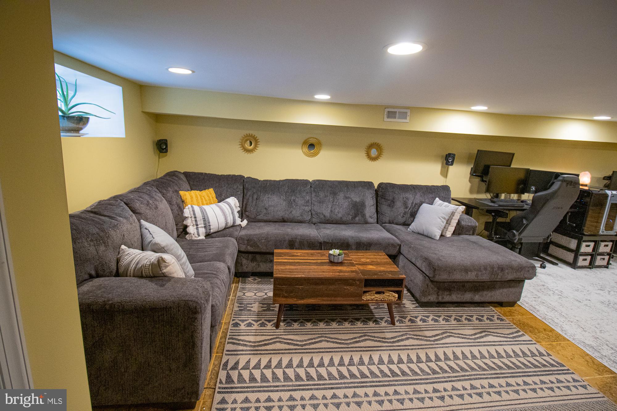 CHARLES VILLAGE - Residential