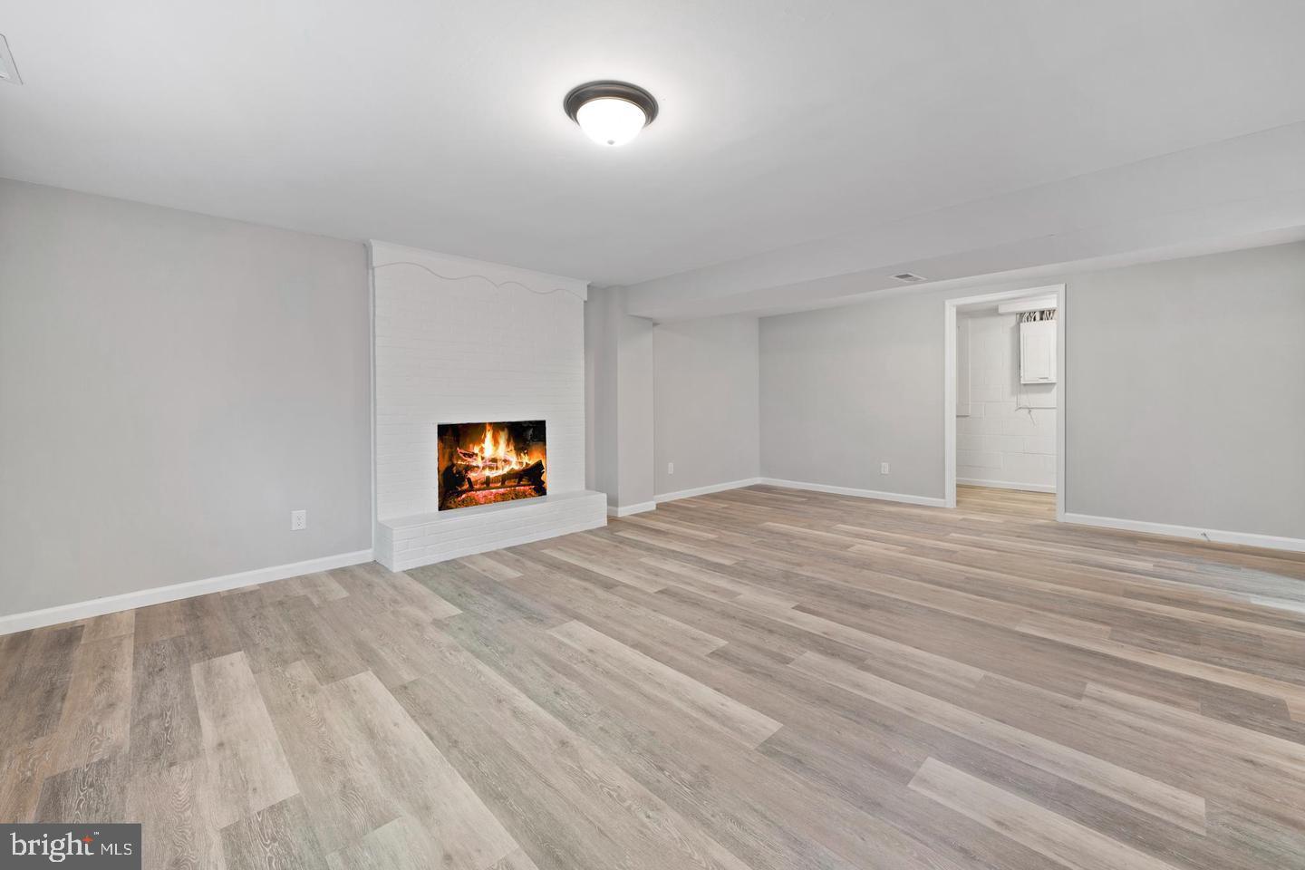 GREENVIEW KNOLLS - Residential Lease