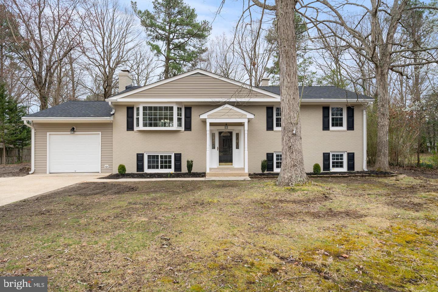 GREENVIEW KNOLLS - Residential Lease