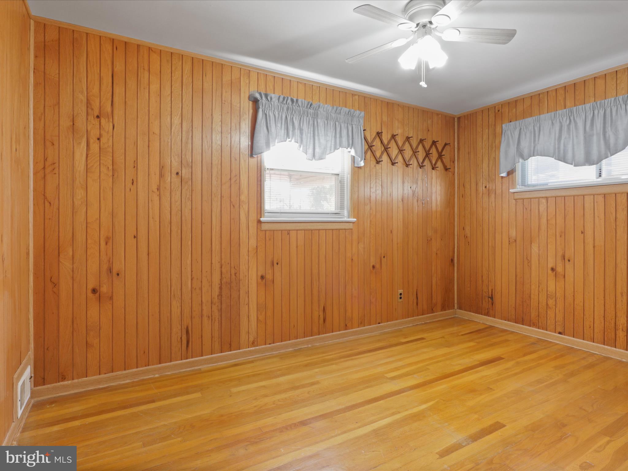 BROYHILL PARK - Residential