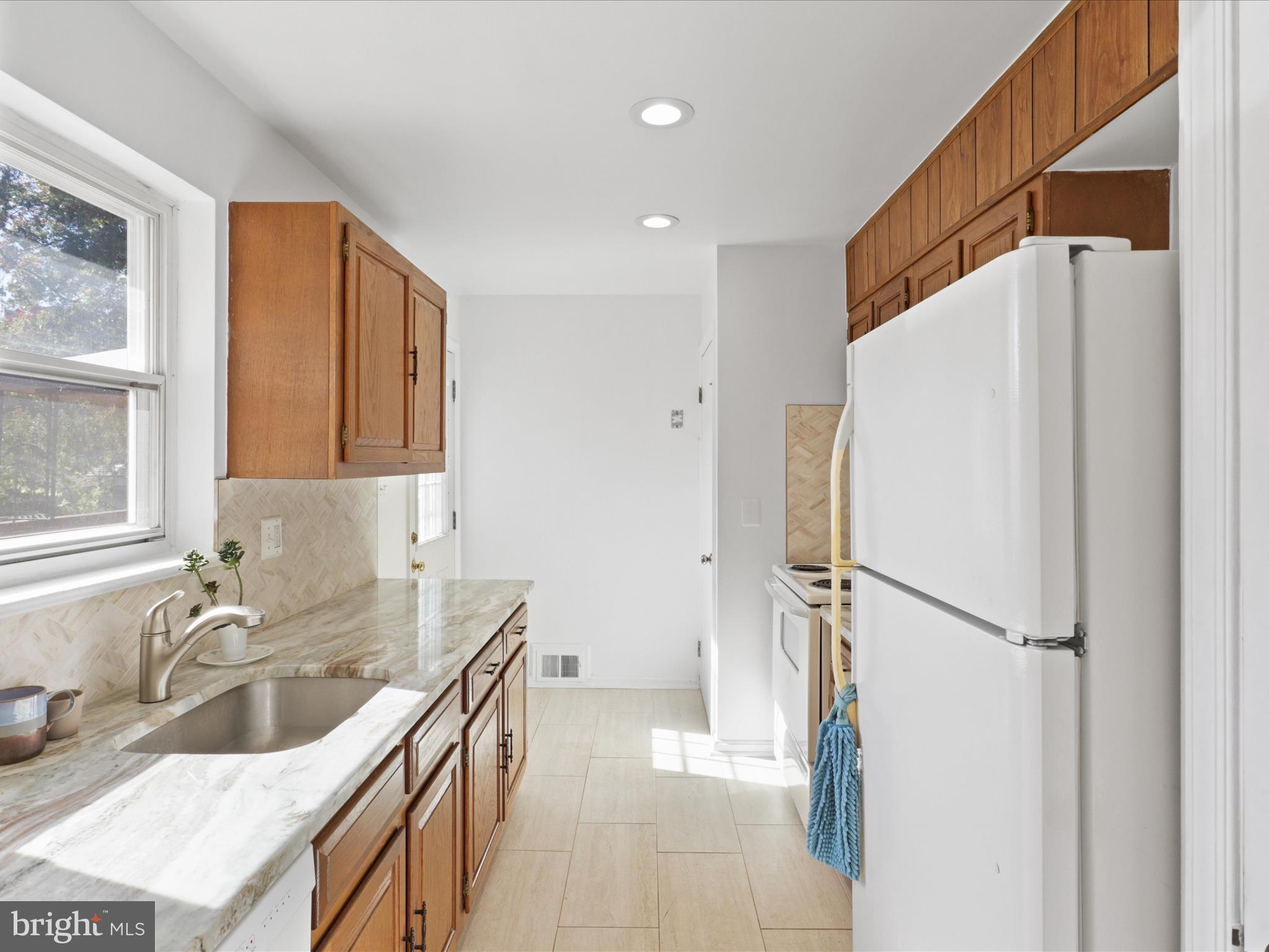 BROYHILL PARK - Residential