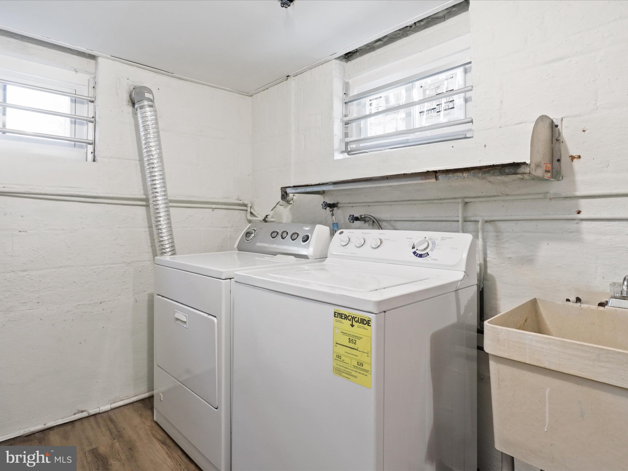 BROYHILL PARK - Residential