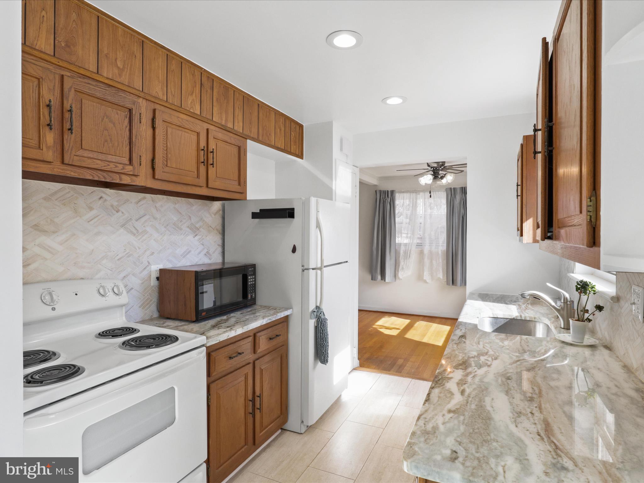 BROYHILL PARK - Residential