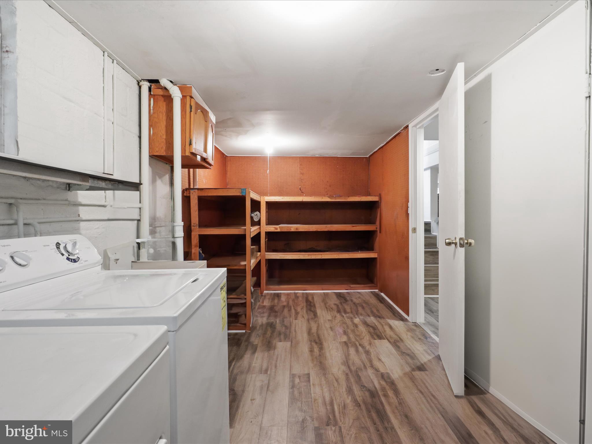 BROYHILL PARK - Residential