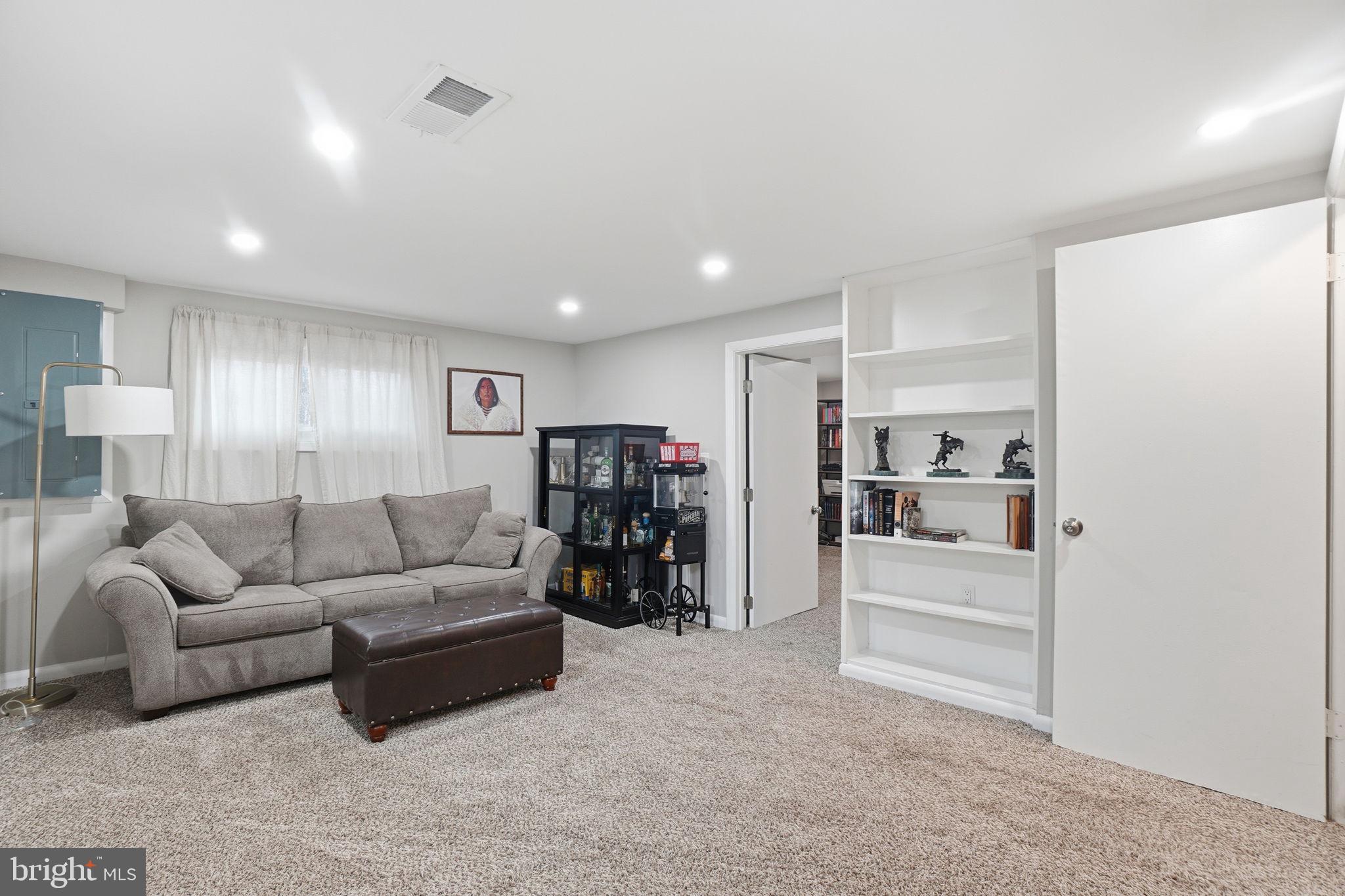 LOISDALE ESTATES - Residential