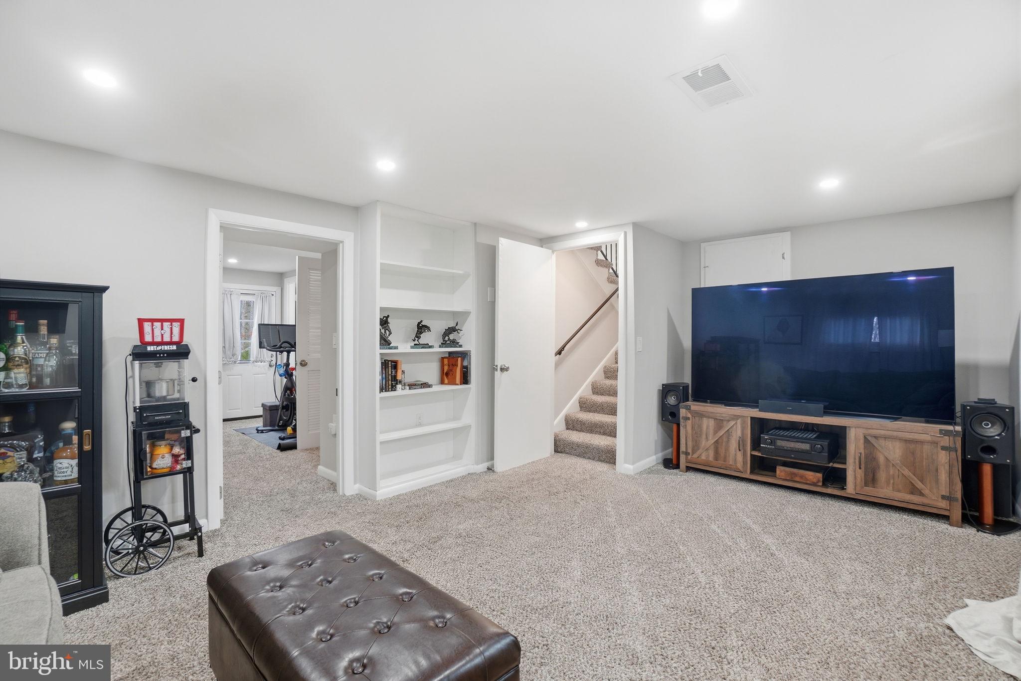 LOISDALE ESTATES - Residential