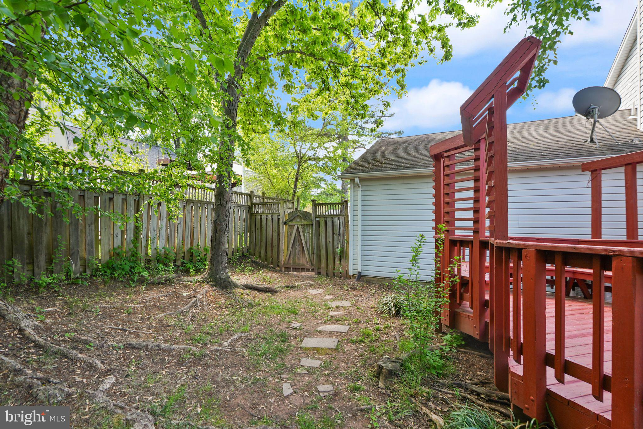 FOX MILL ESTATES - Residential