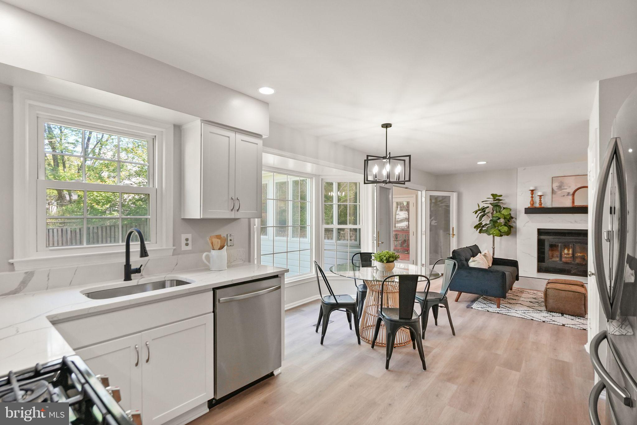 FOX MILL ESTATES - Residential