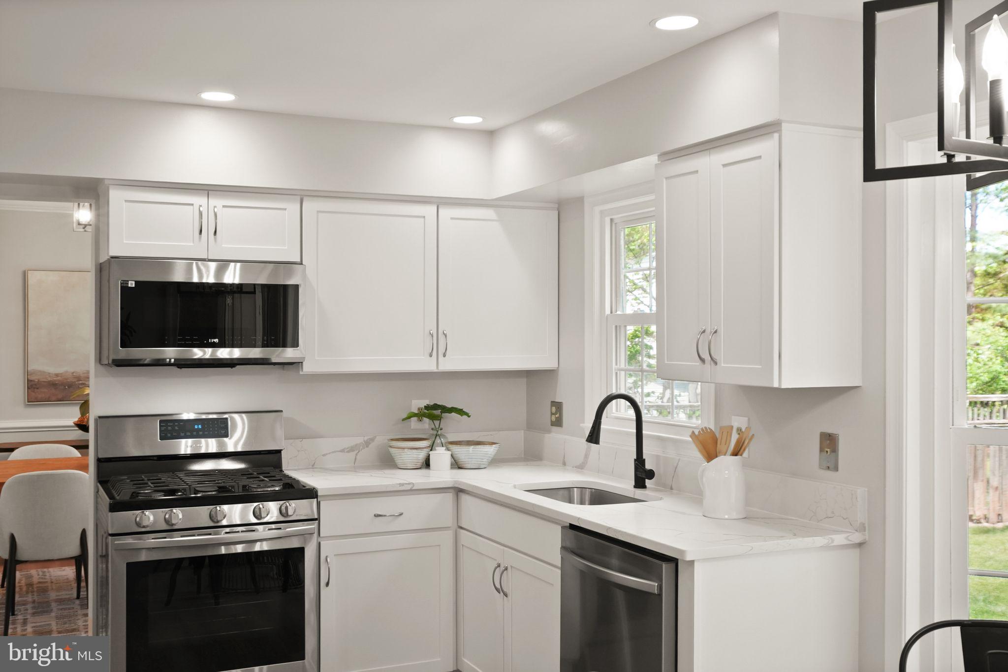 FOX MILL ESTATES - Residential