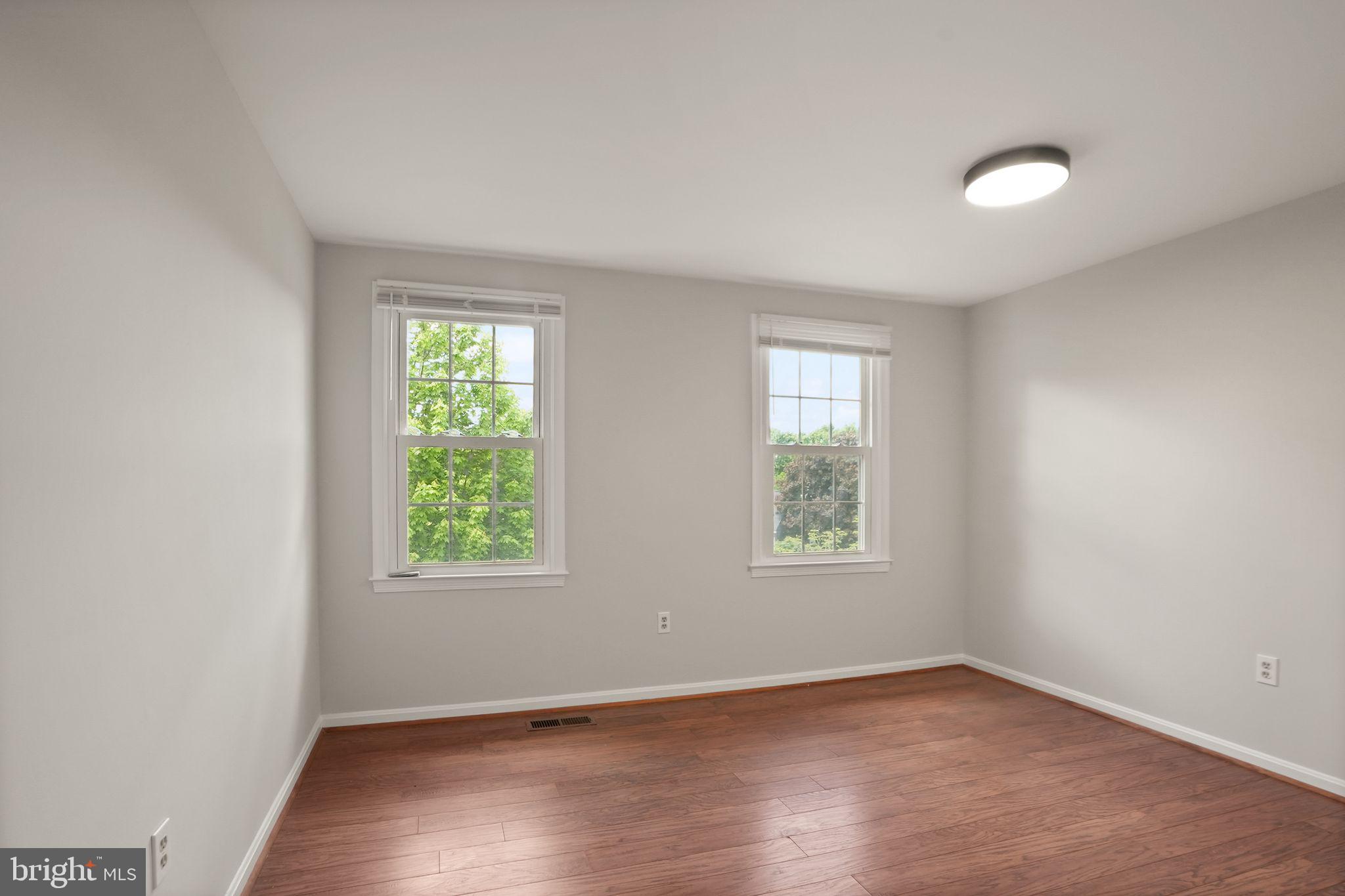 FOX MILL ESTATES - Residential