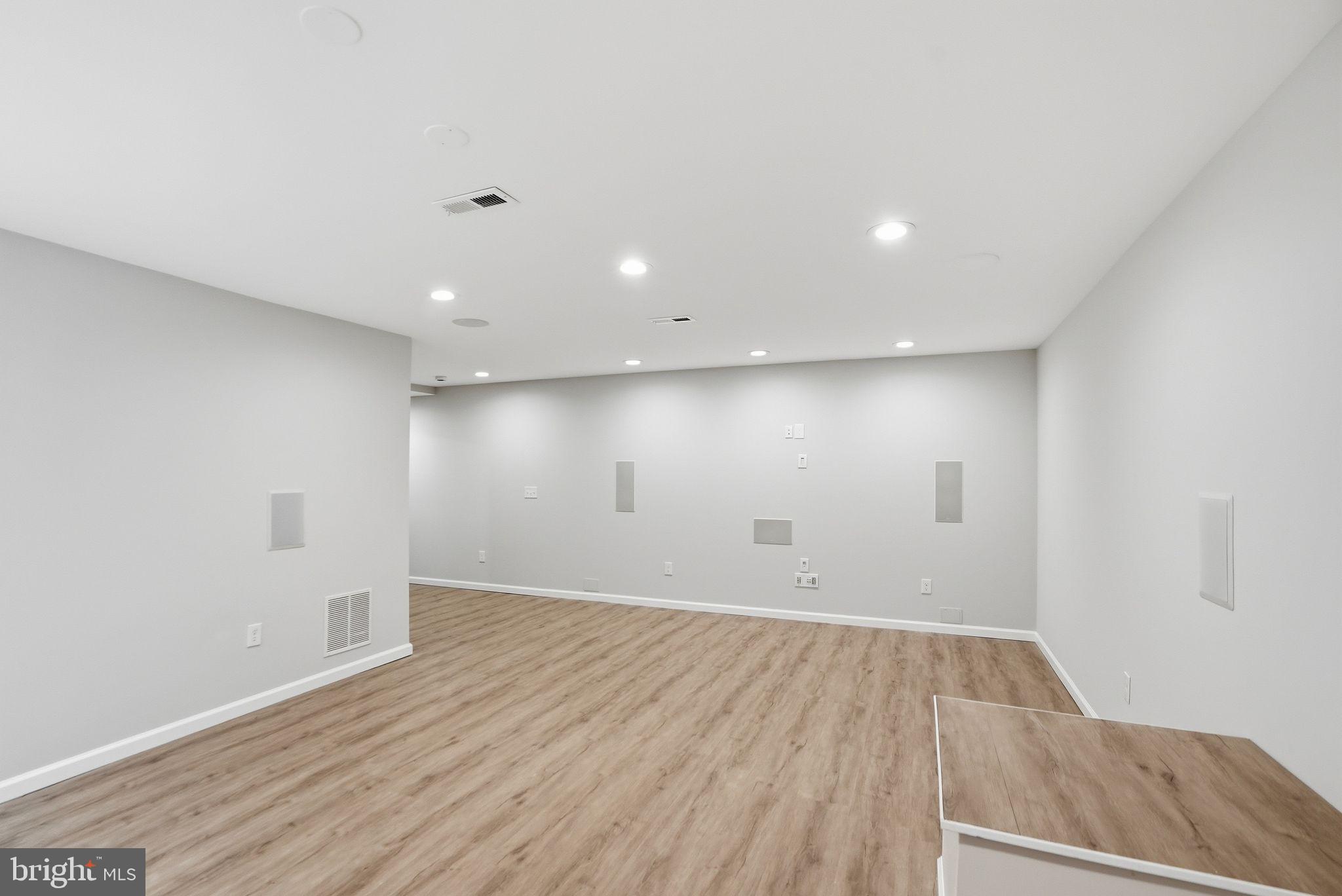 FOX MILL ESTATES - Residential