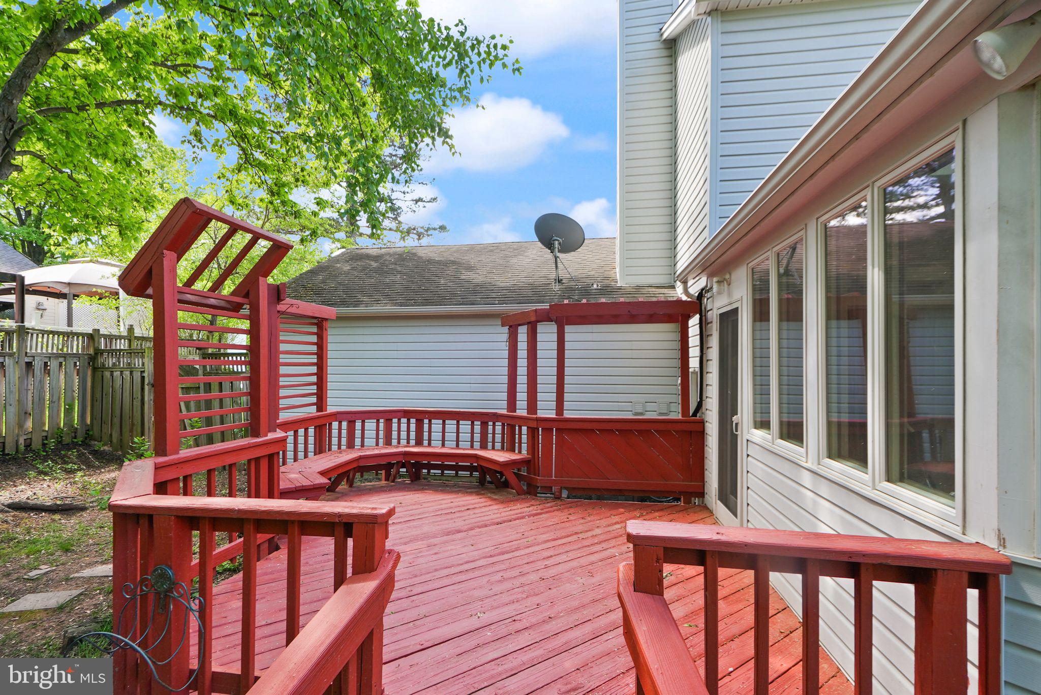 FOX MILL ESTATES - Residential