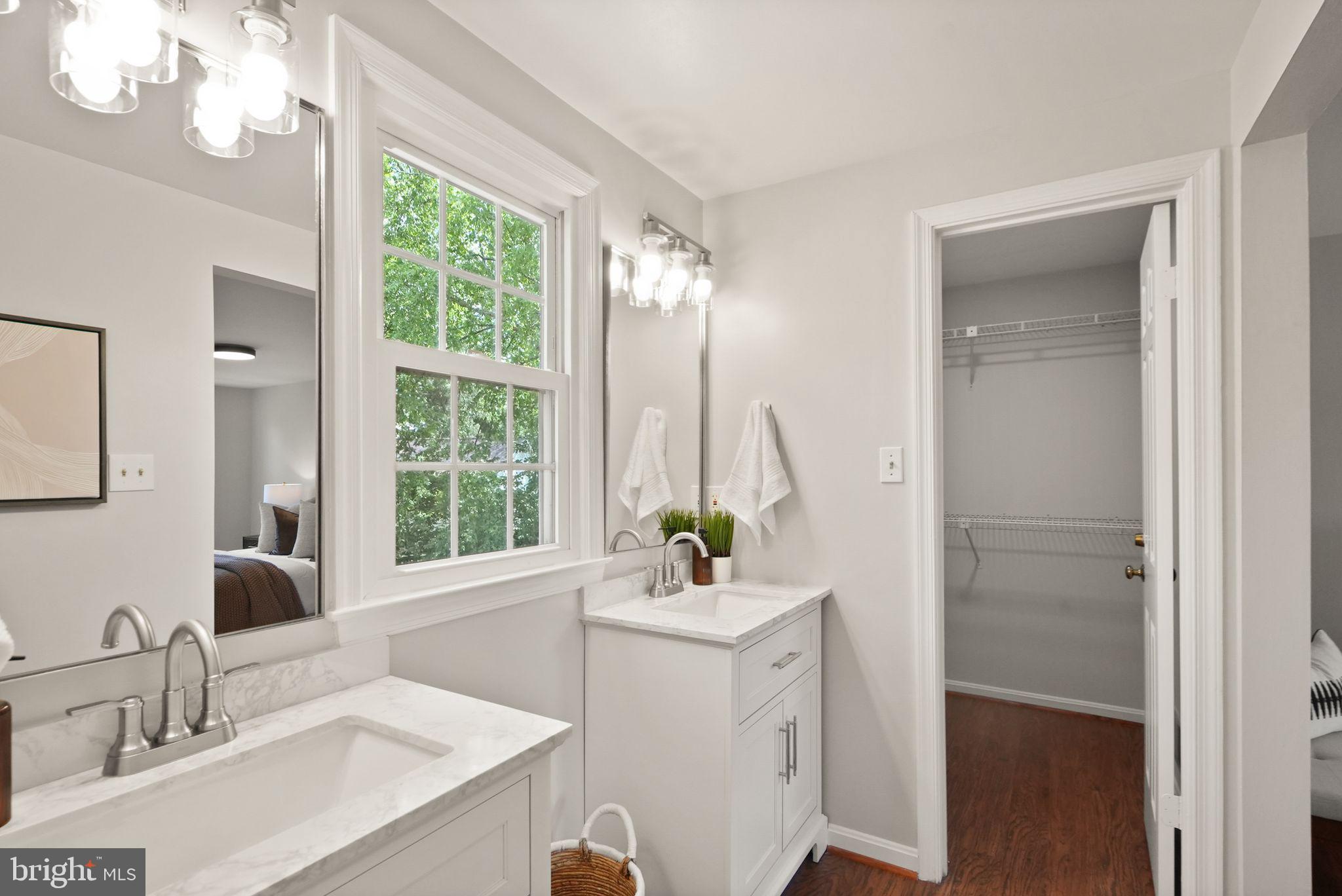 FOX MILL ESTATES - Residential