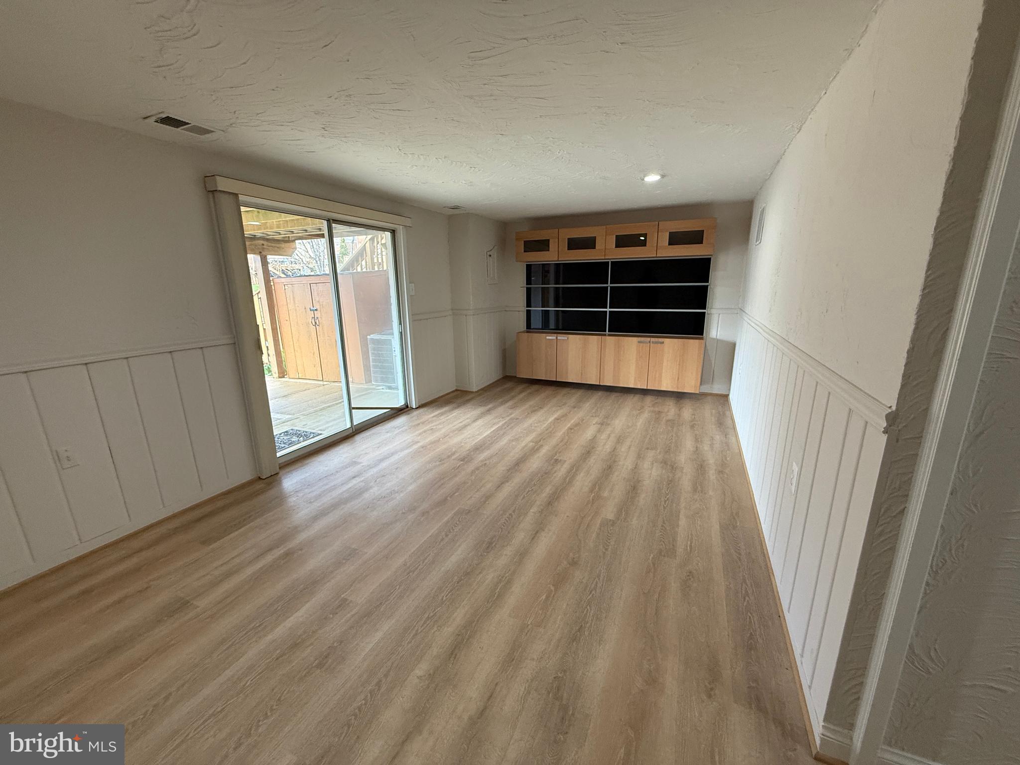 LAKE BRADDOCK - Residential Lease