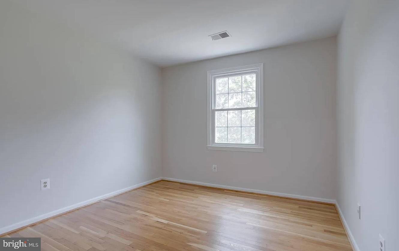 LAKE BRADDOCK - Residential Lease