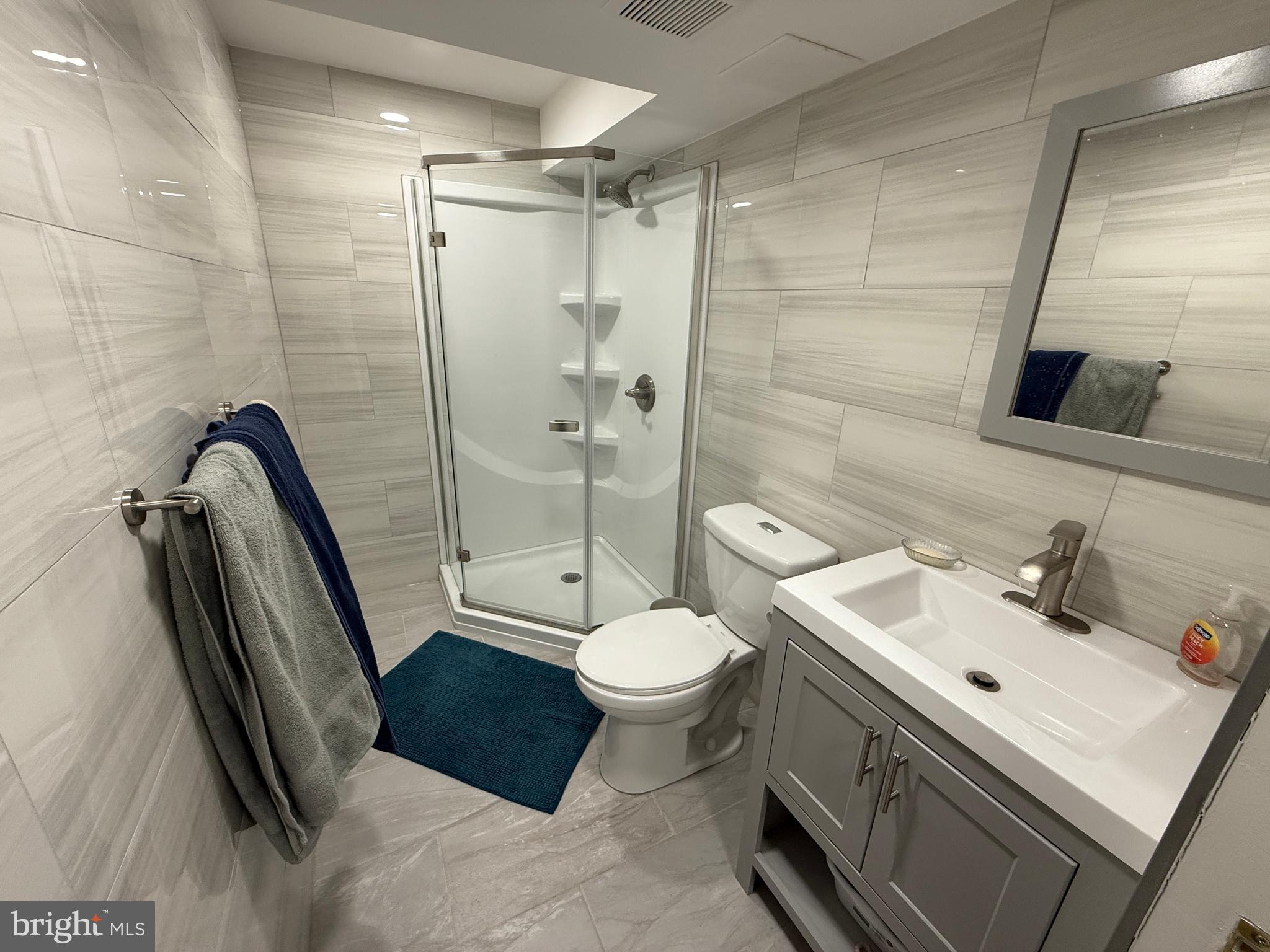 LAKE BRADDOCK - Residential Lease