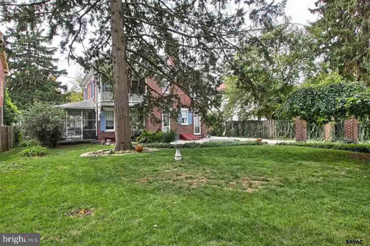 THE AVENUES - Residential