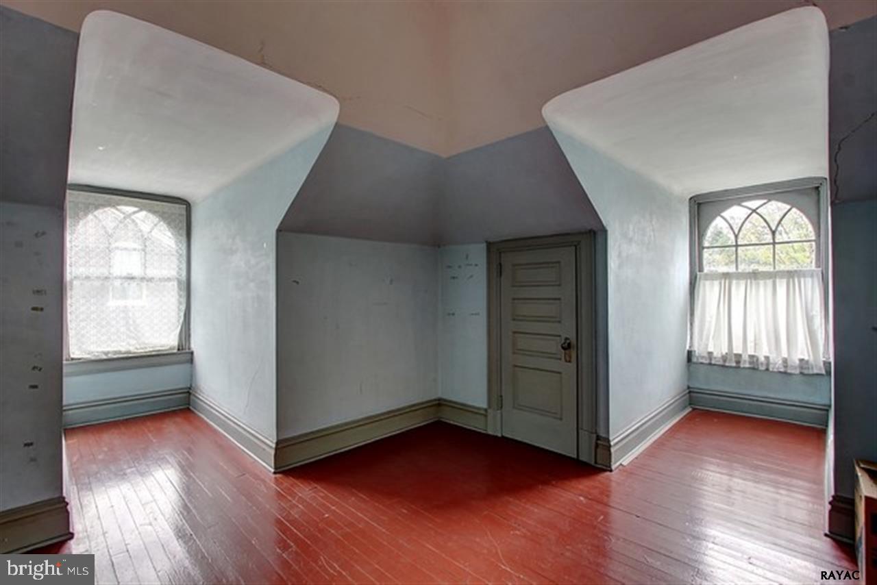 THE AVENUES - Residential