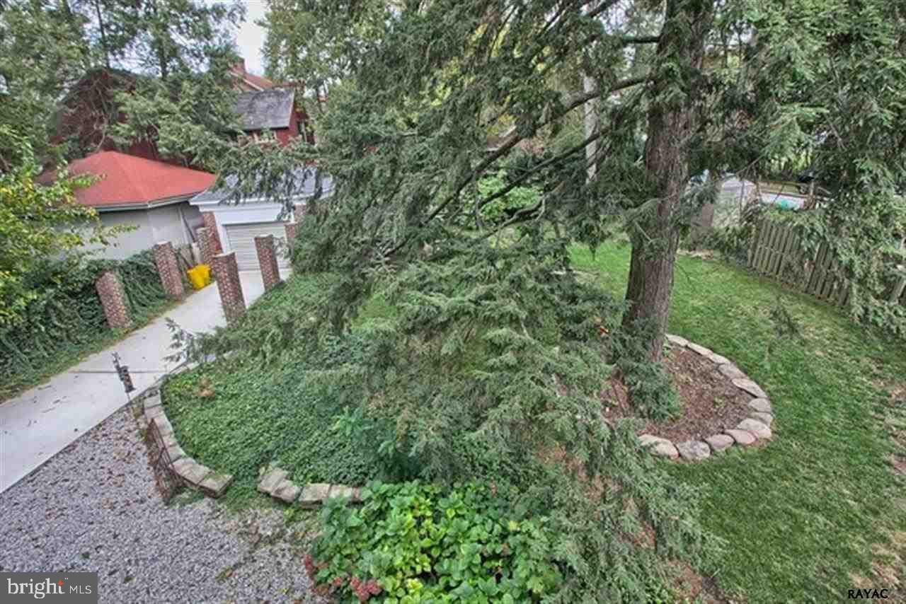 THE AVENUES - Residential