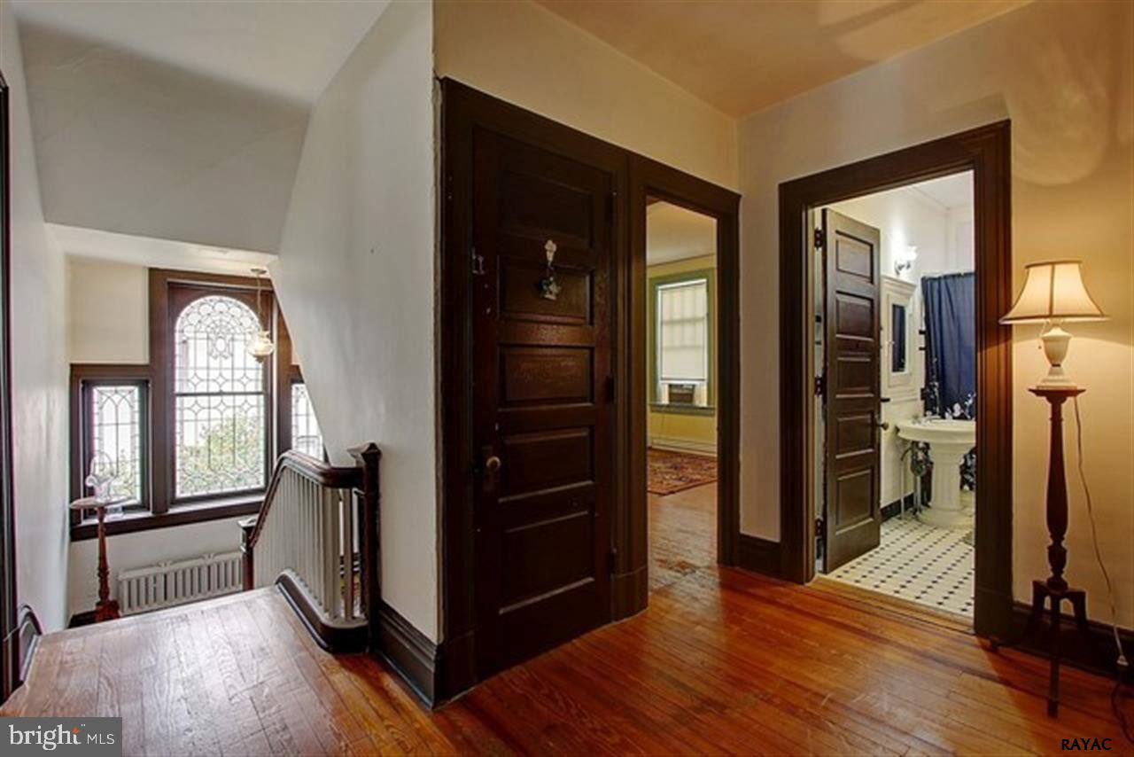 THE AVENUES - Residential