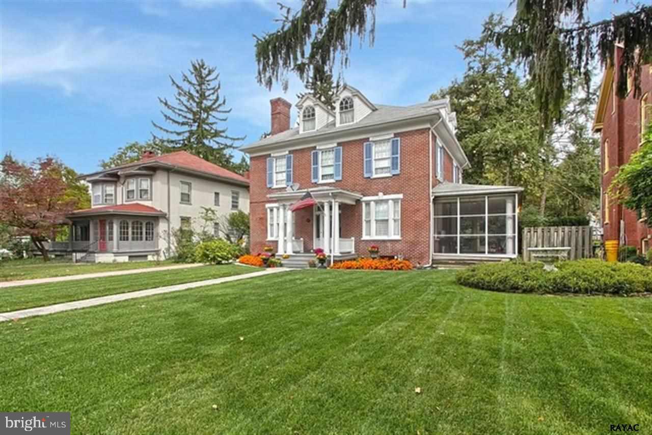 THE AVENUES - Residential