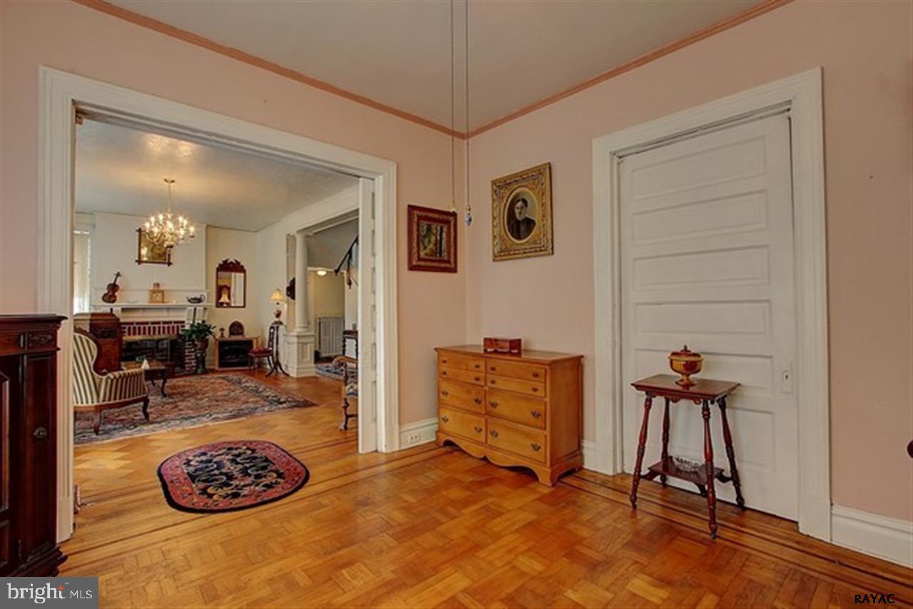 THE AVENUES - Residential