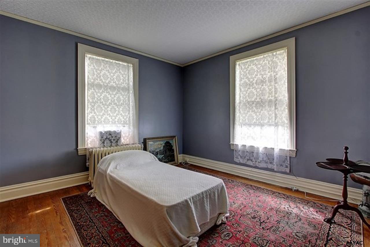 THE AVENUES - Residential