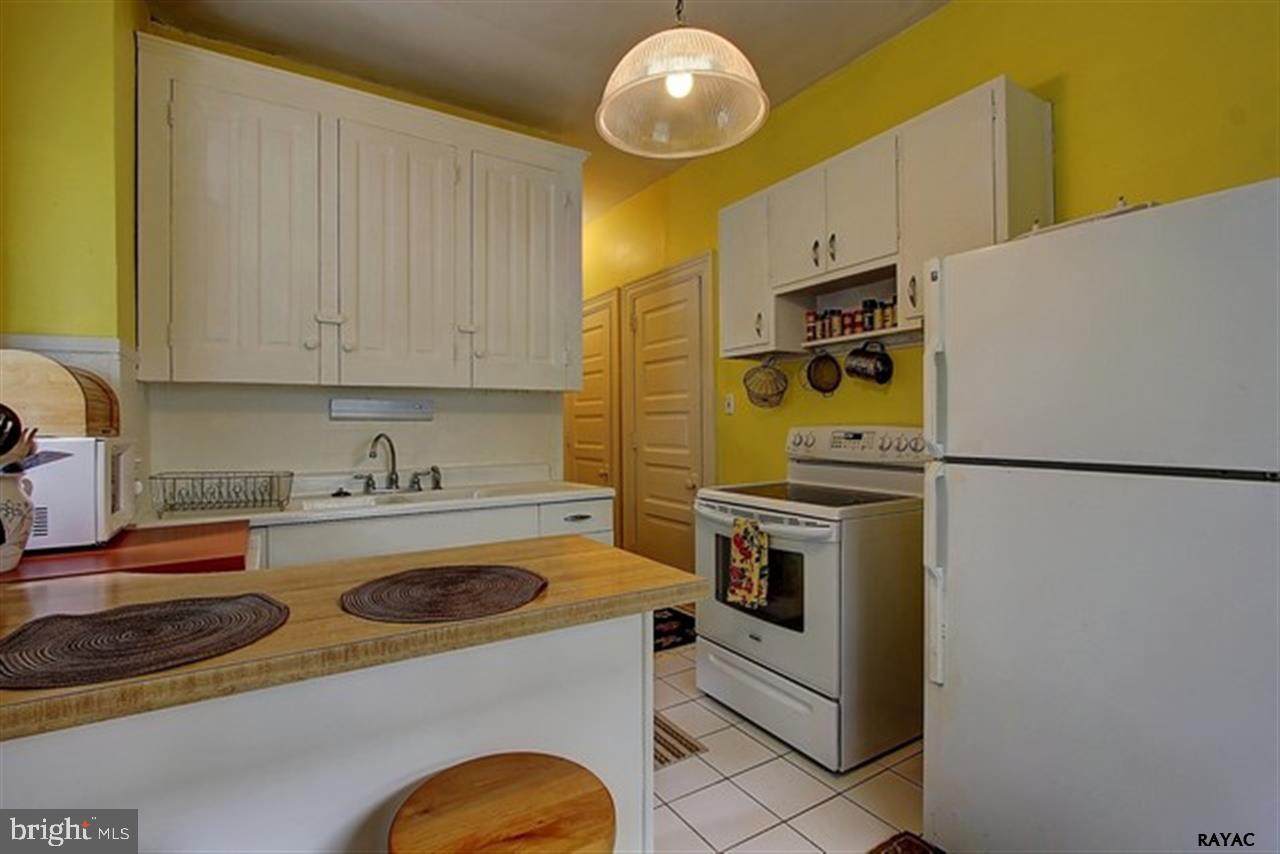 THE AVENUES - Residential