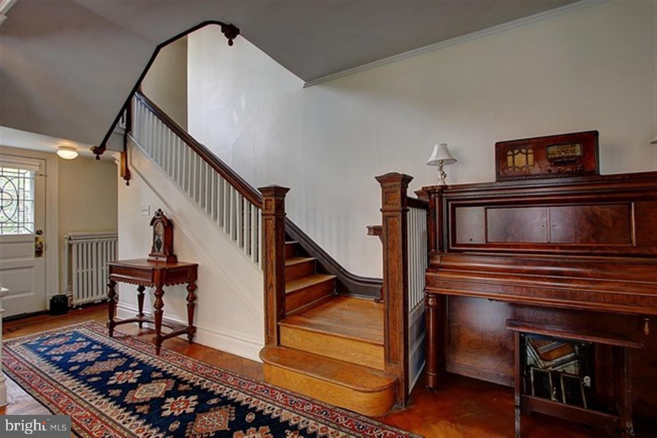 THE AVENUES - Residential