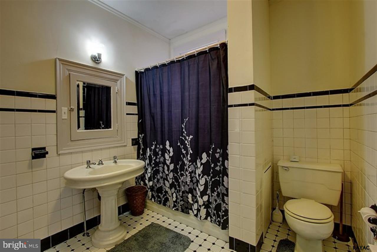 THE AVENUES - Residential