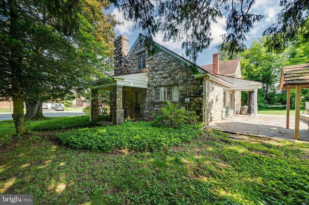 111 FLEETWOOD AVENUE
