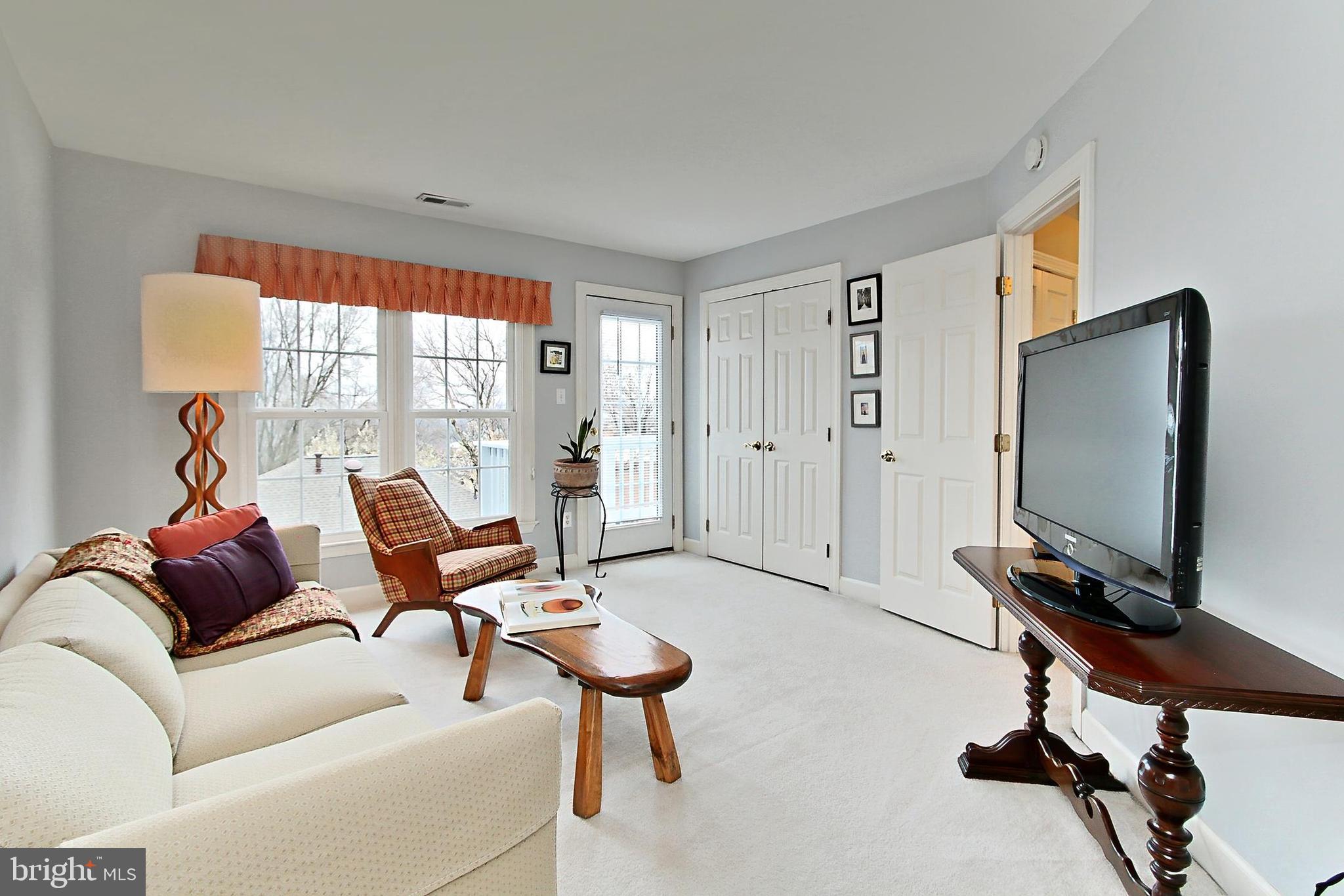 SPY HILL - Residential