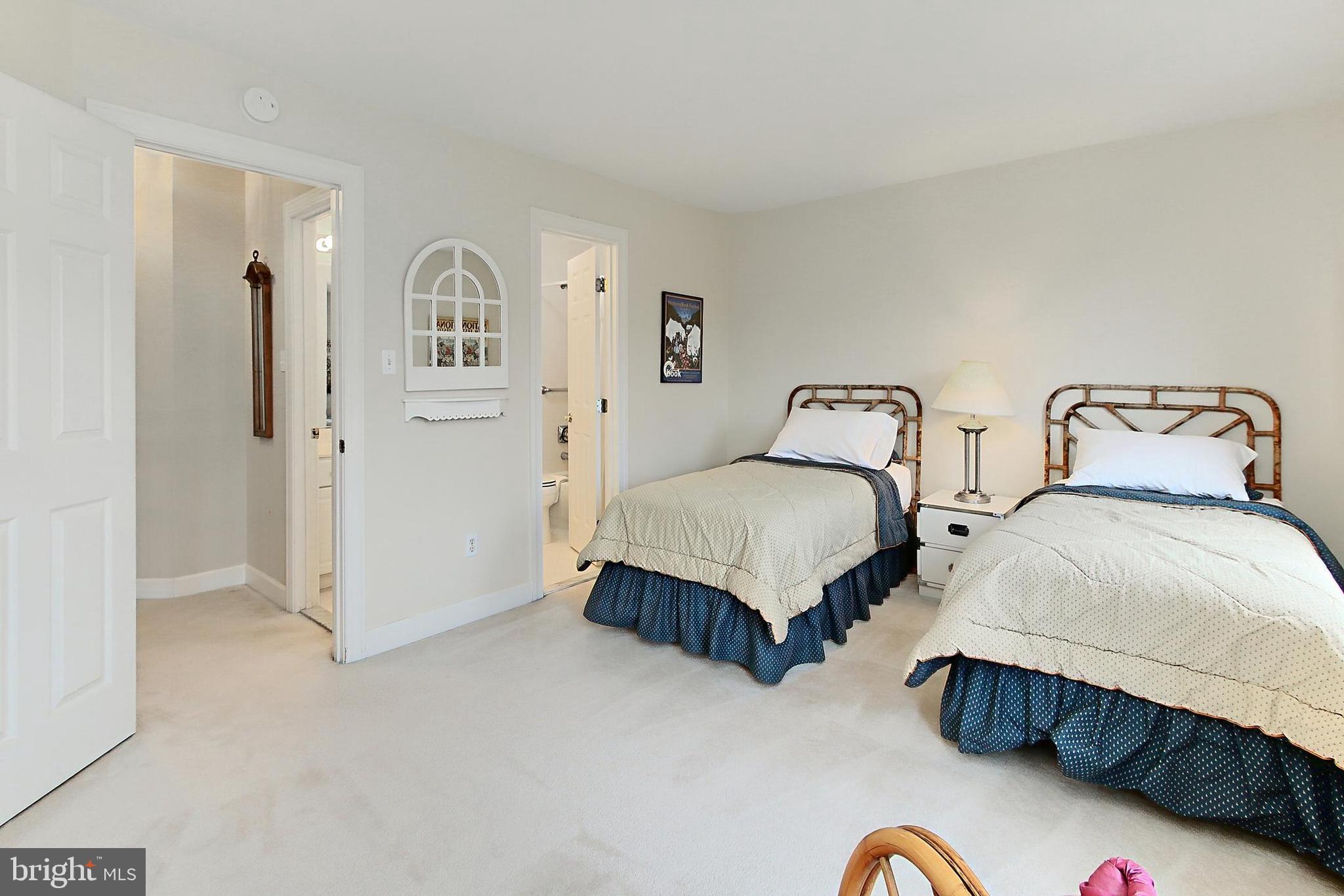 SPY HILL - Residential