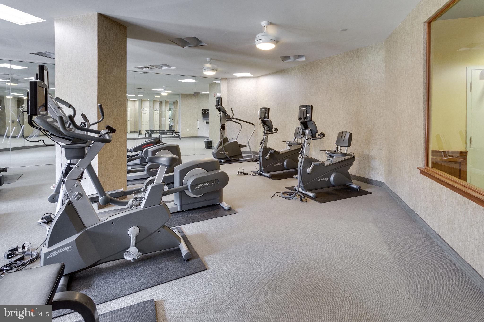 CARLTON HOUSE - Residential