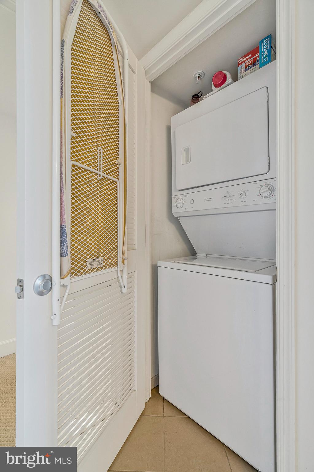 CARLTON HOUSE - Residential