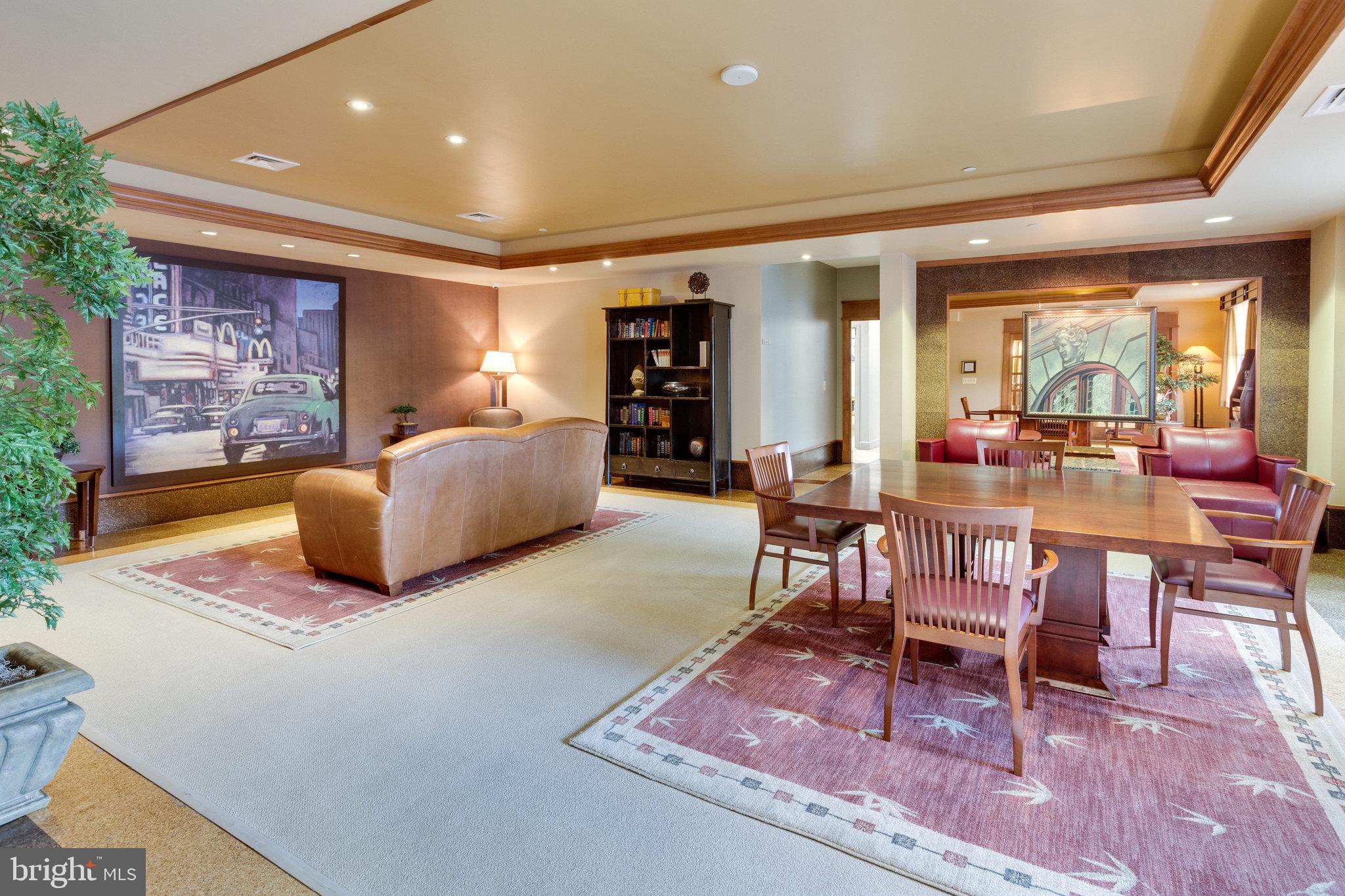 CARLTON HOUSE - Residential