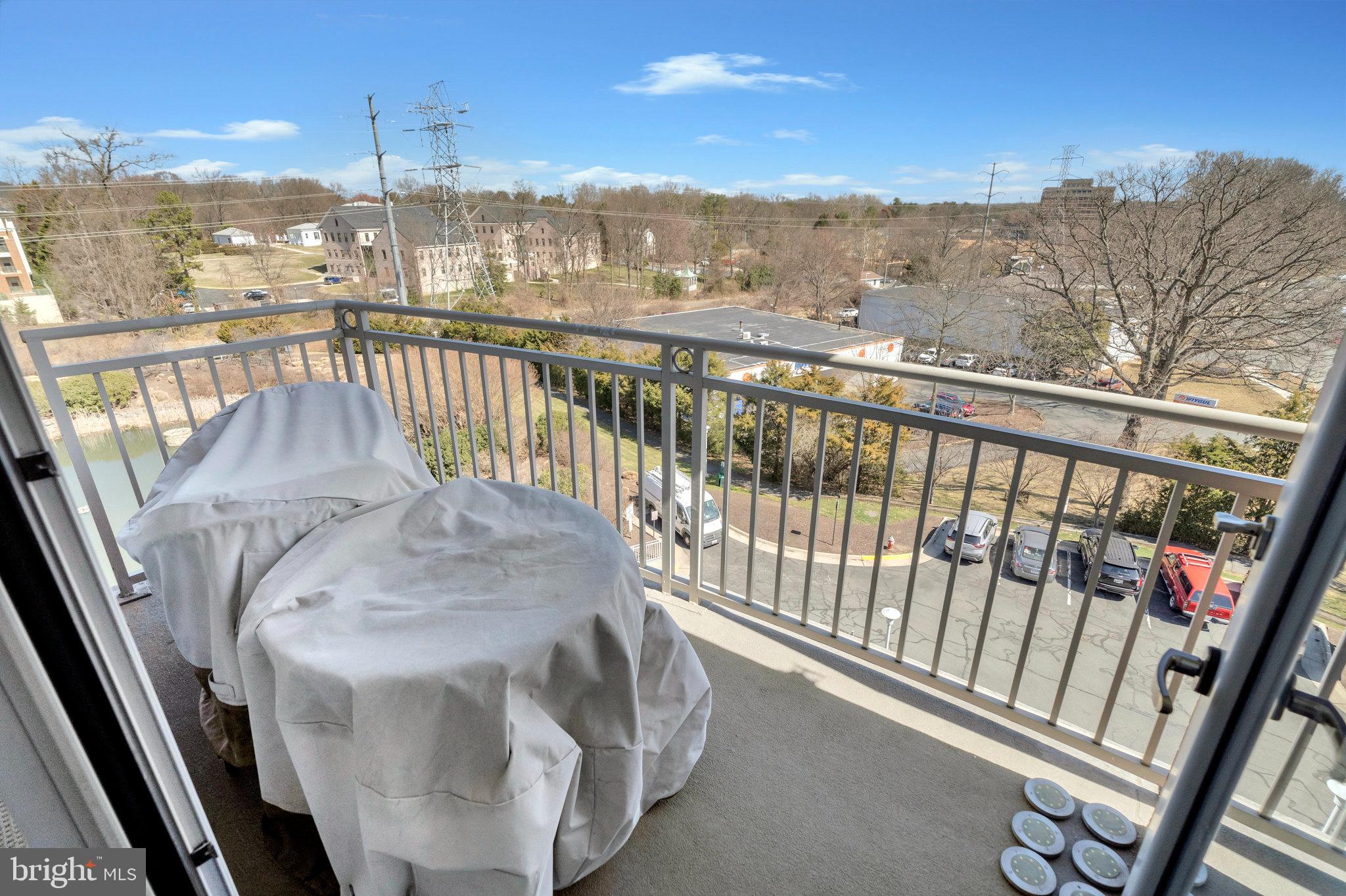 CARLTON HOUSE - Residential