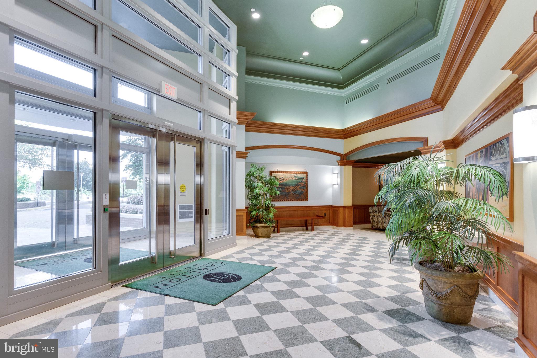 CARLTON HOUSE - Residential