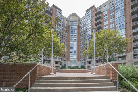 11800 Sunset Hills Road Unit 522, Reston, VA MLS: VAFX2222290