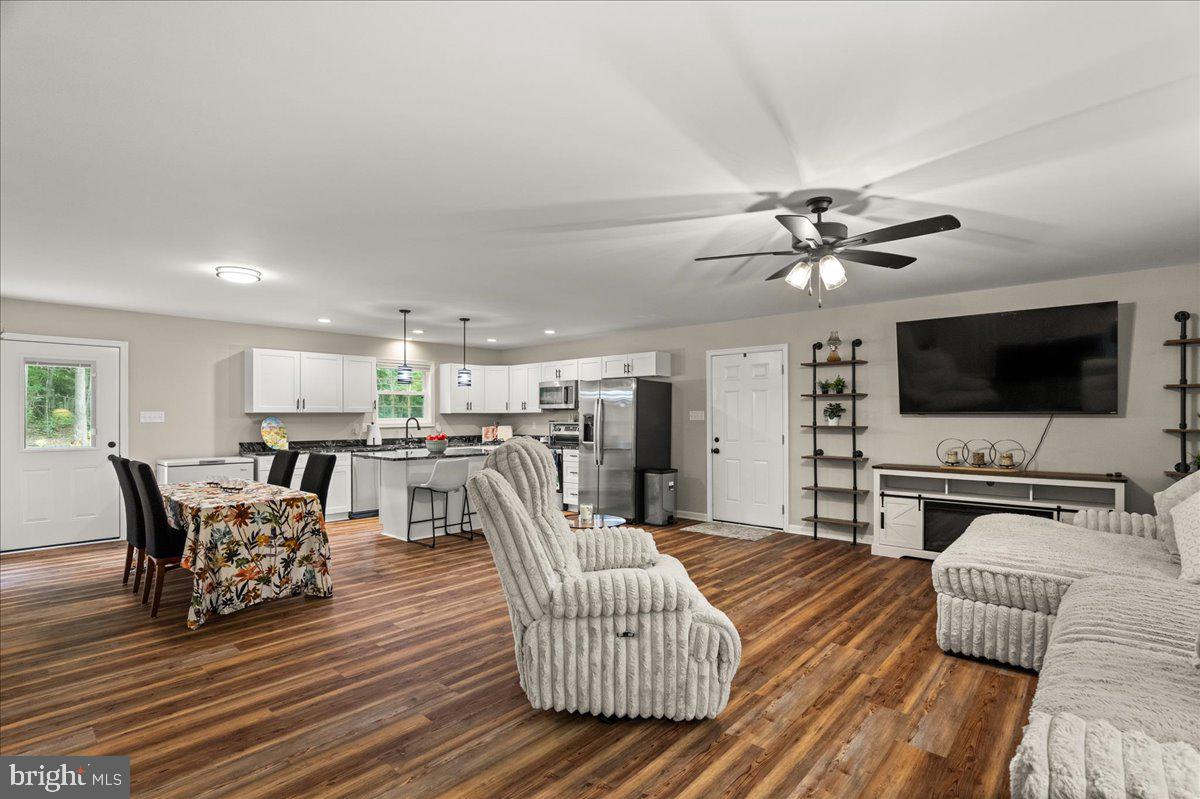 3022 MORELAND GAP