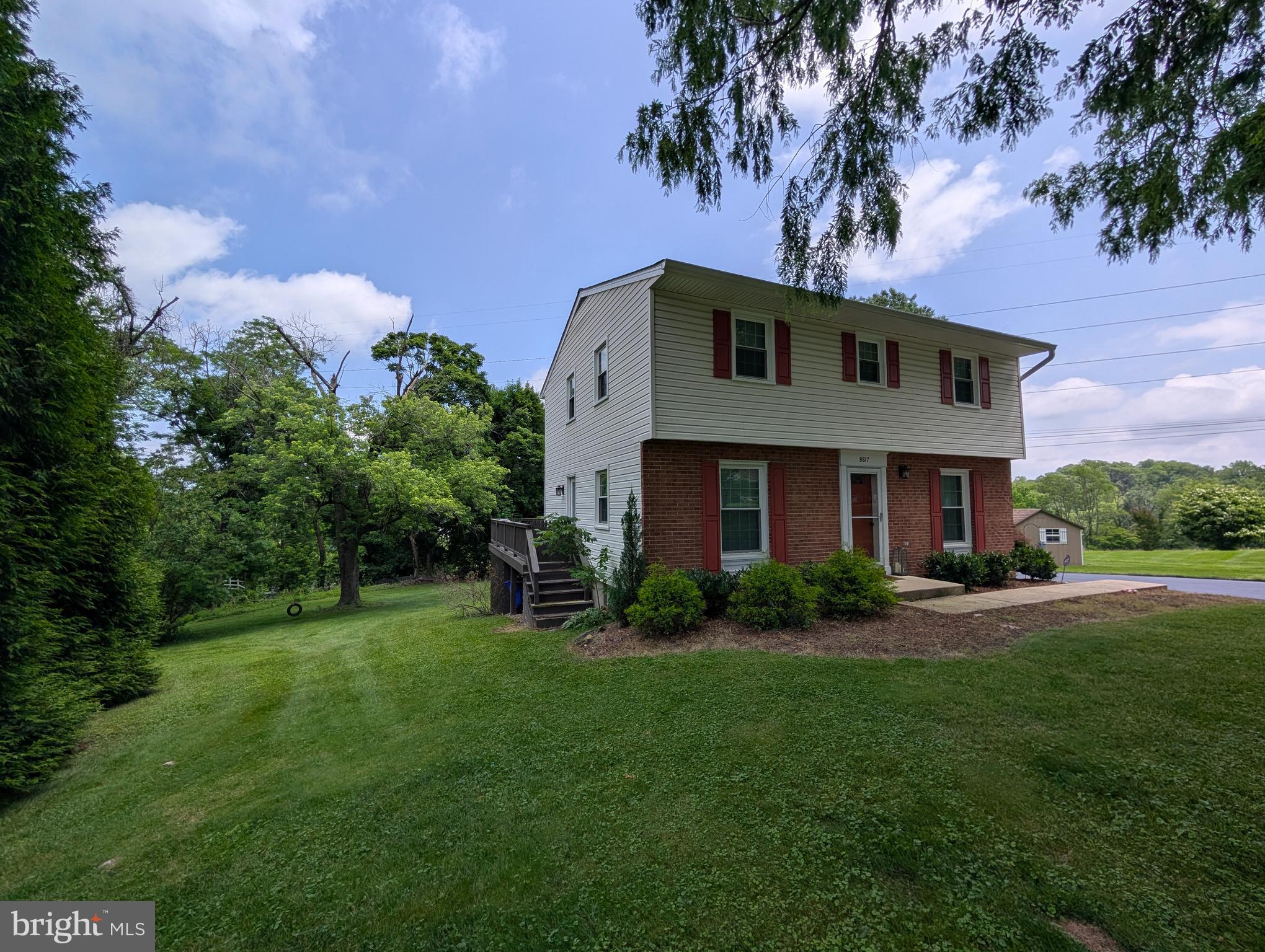 8817 AUTUMN HILL COURT