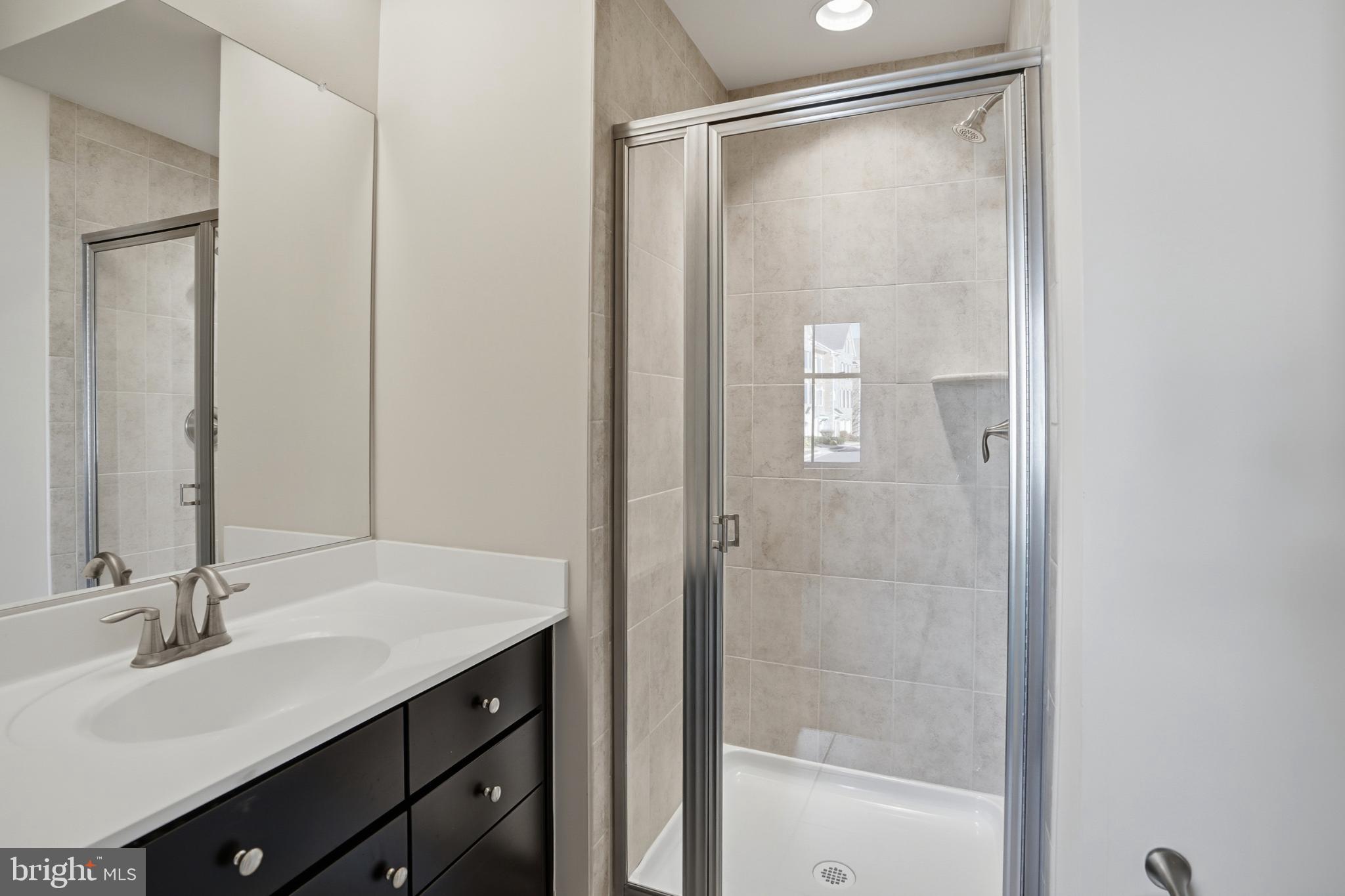 RIDGEWOOD - Residential Lease