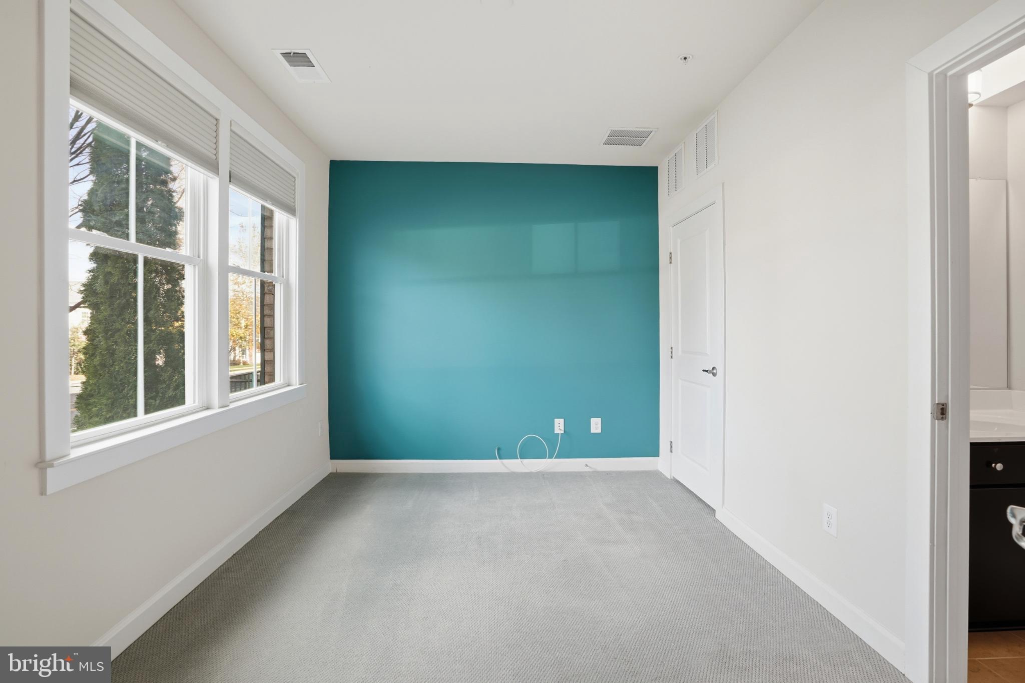 RIDGEWOOD - Residential Lease