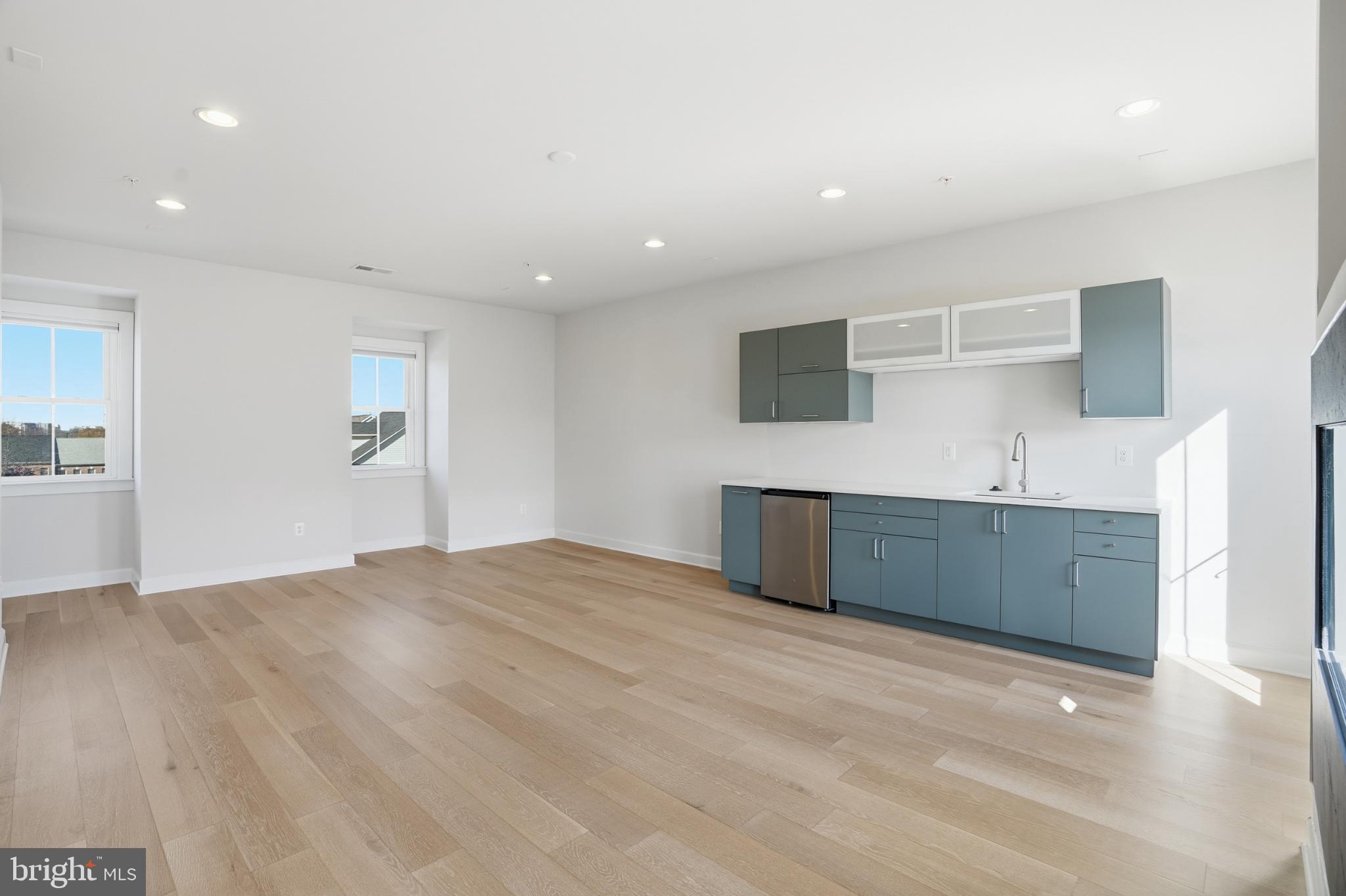 RIDGEWOOD - Residential Lease