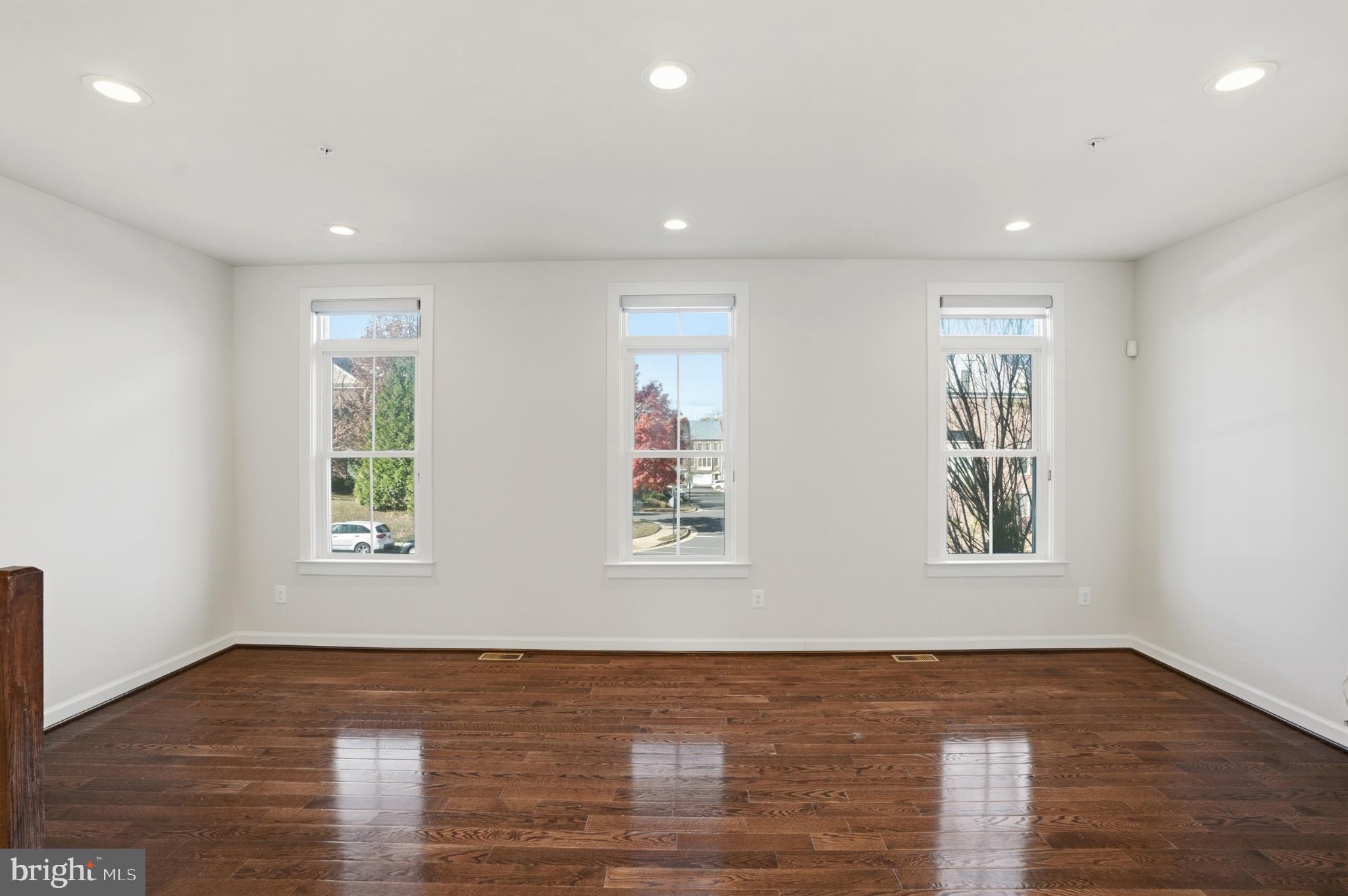 RIDGEWOOD - Residential Lease