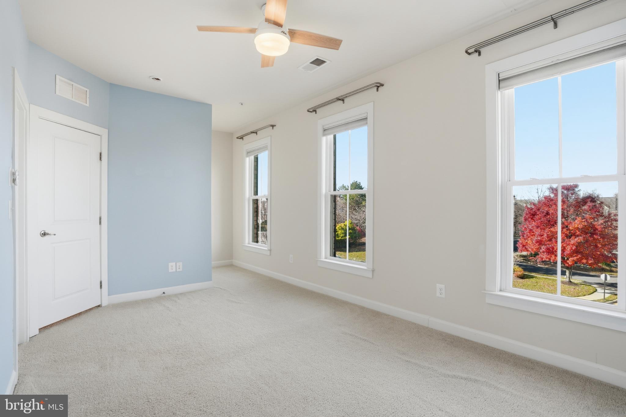 RIDGEWOOD - Residential Lease