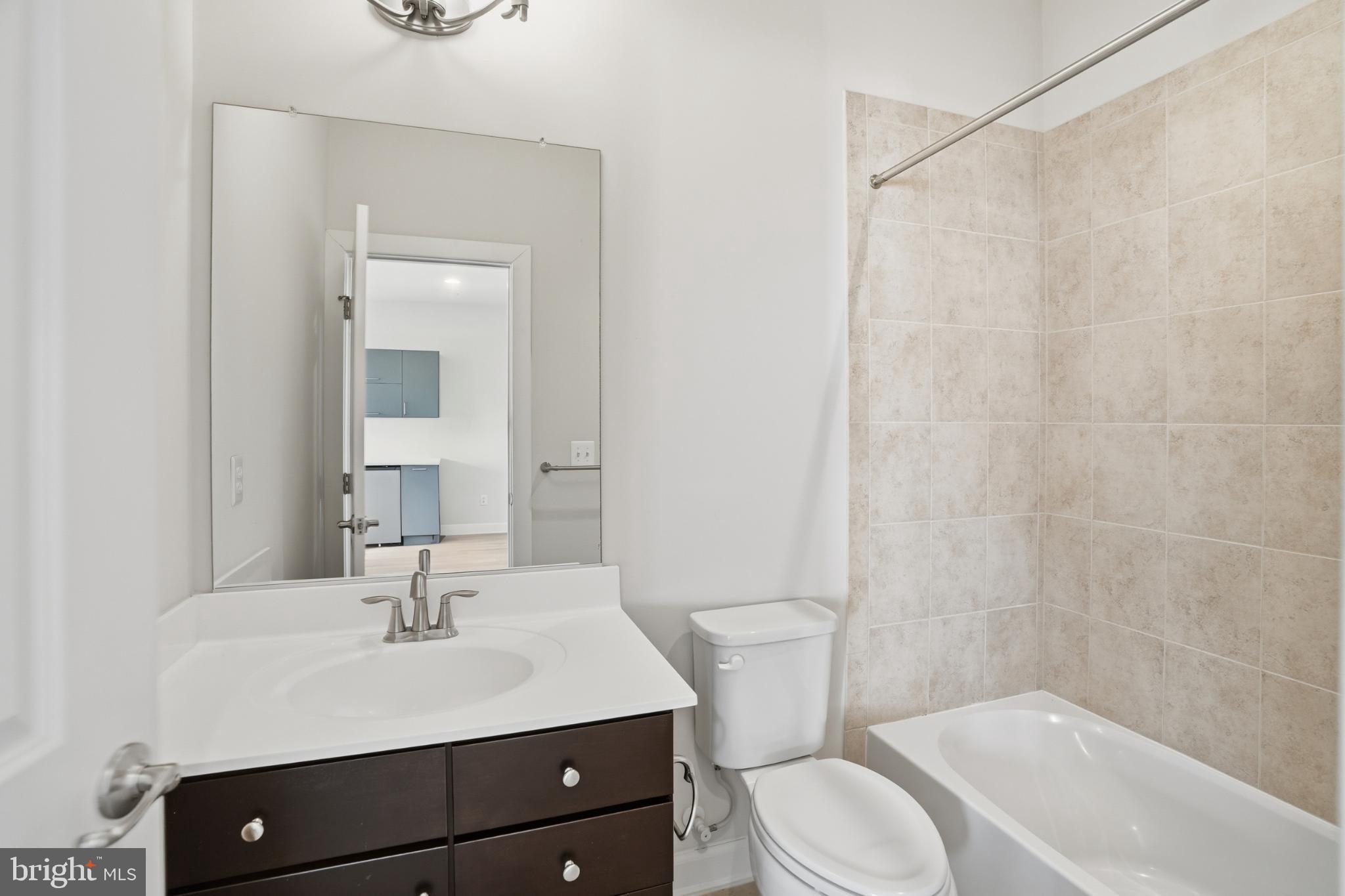 RIDGEWOOD - Residential Lease