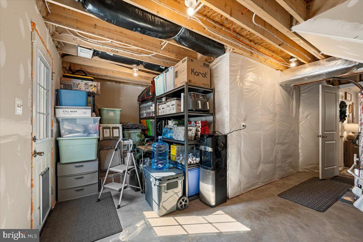 REGENTS CREST - Residential